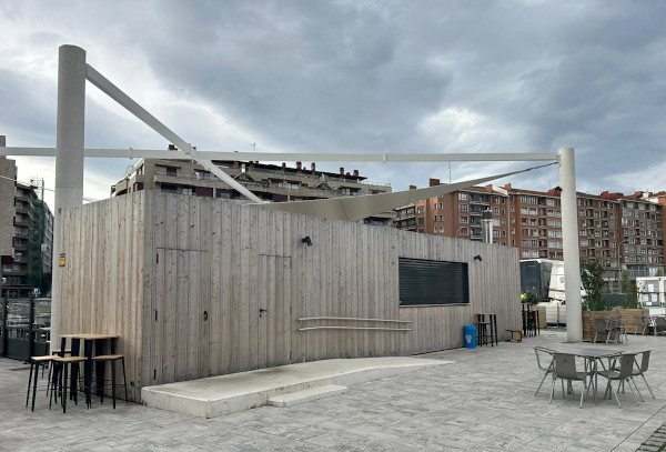 bar puerto santurtzi. 2
